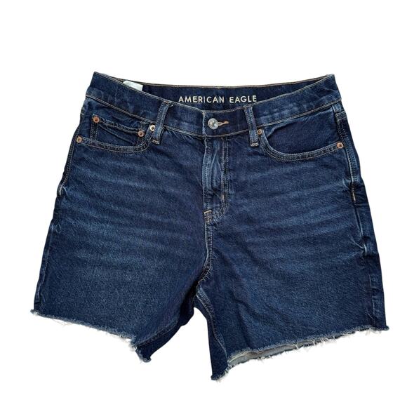 AMERICAN EAGLE Relaxed Short in Dark Wash Denim Size 4 Womens Raw Hem - Picture 1 of 7